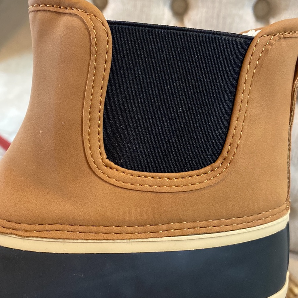 STYLE & CO NWT Womens Pull Tab Waterproof Tan & Black Duck Boots - Size 5 - Picture 13 of 15